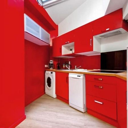 Cozy 2 Bedroom Apartment In Париж Екстериор снимка