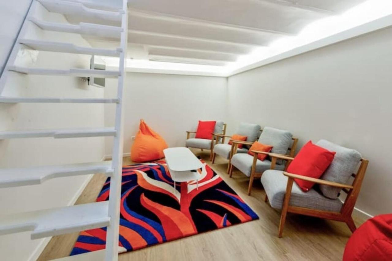 Cozy 2 Bedroom Apartment In Париж Екстериор снимка